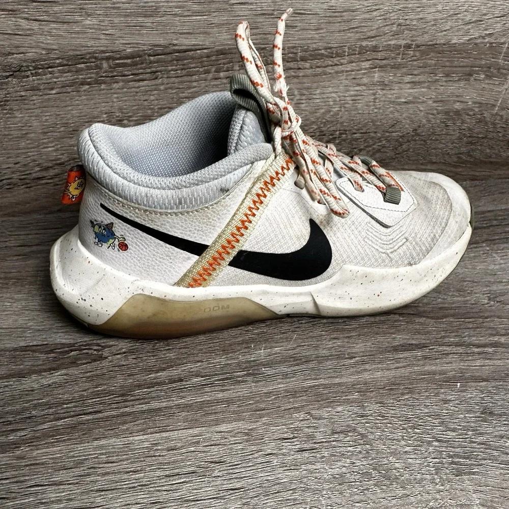 Nike Air Zoom Crossover‎ Earth and Sun Basketball Shoes Youth Size 5.5Y Sneakers